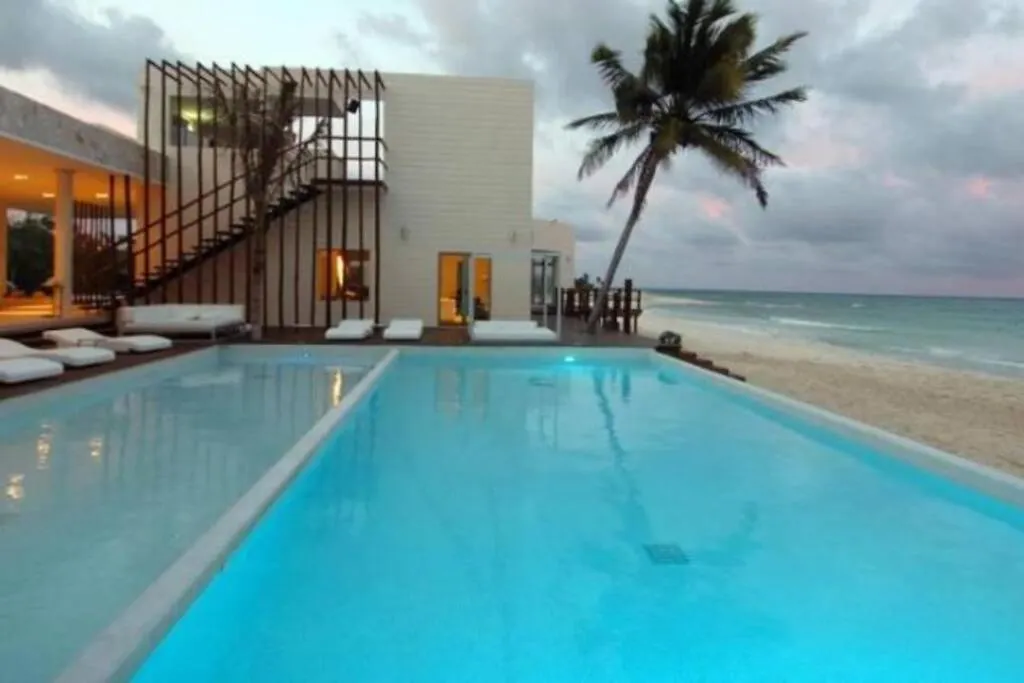 Apartment In Playa Del Carmen With Private Beach