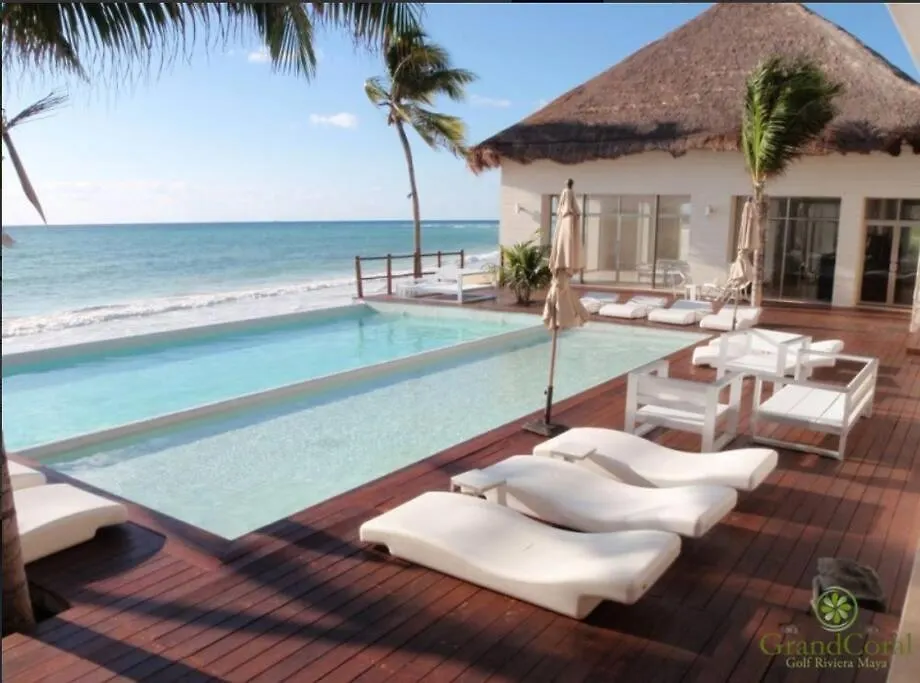 Apartment In Playa Del Carmen With Private Beach