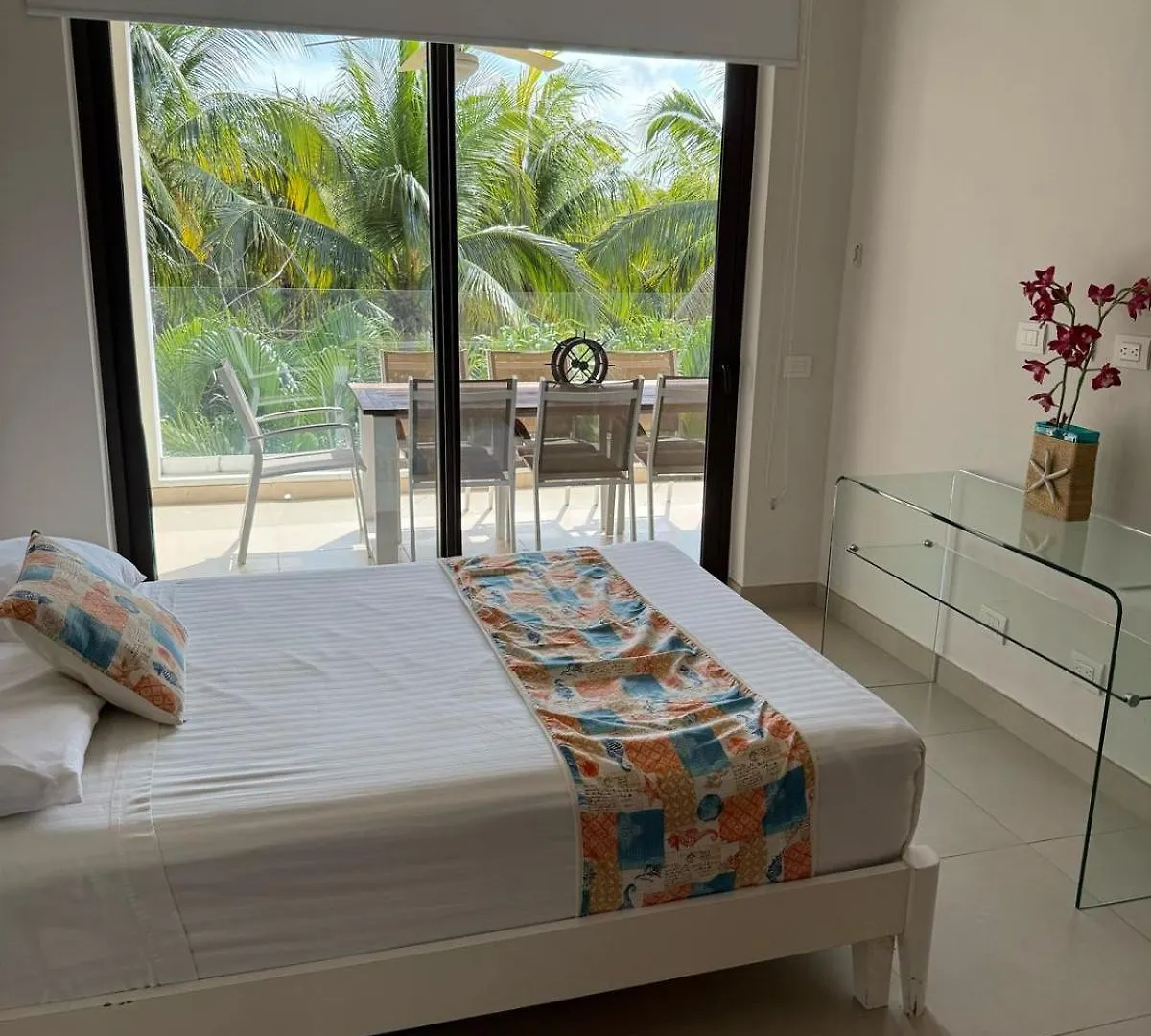 Apartment In Playa Del Carmen With Private Beach